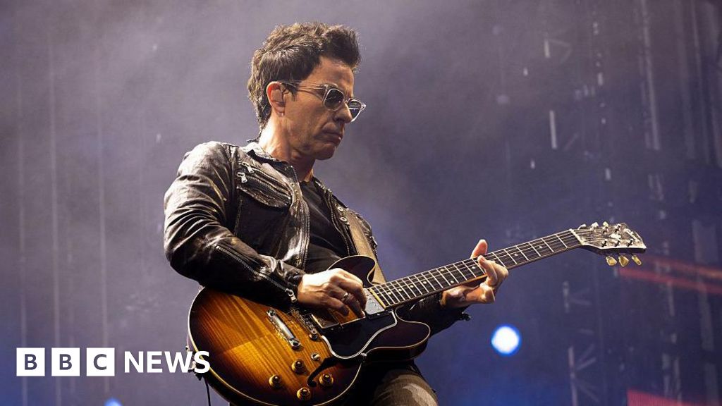 Stereophonics' Kelly Jones 'gutted' about cancelled concerts