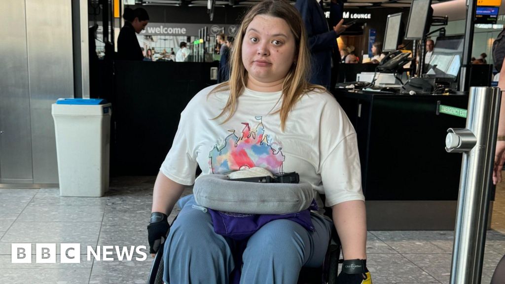 Disability Heathrow Airport criticised by TikTok influencer(01)