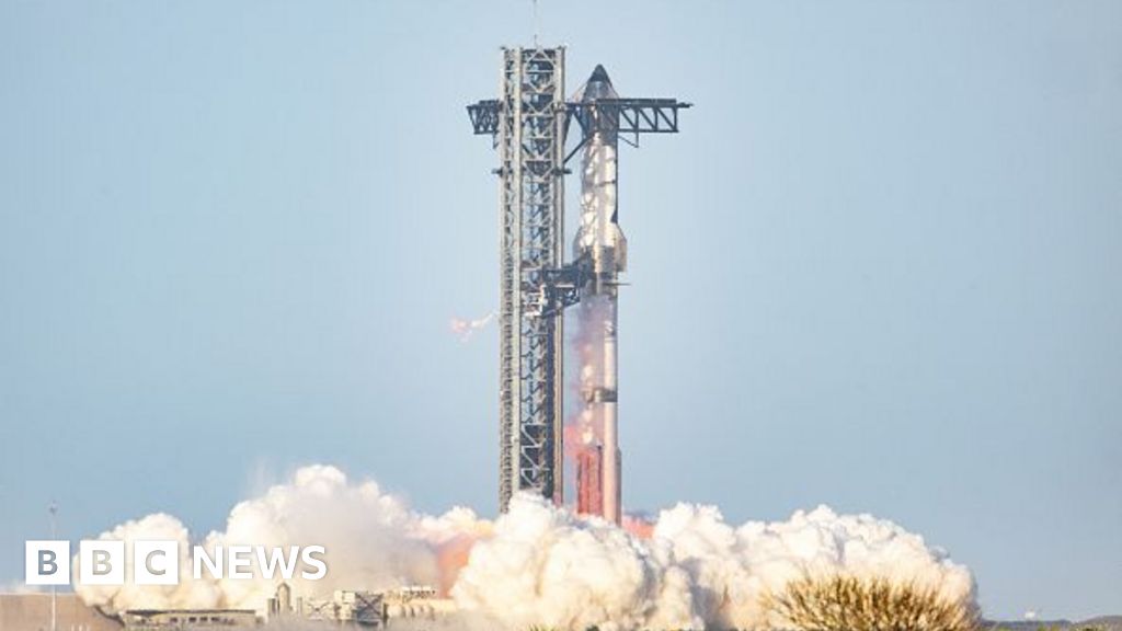 Elon Musk menyatakan misi pertama SpaceX ke Mars akan diluncurkan tahun depan