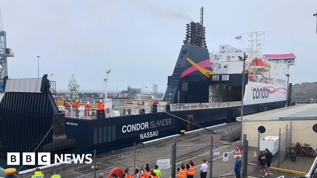 Condor service delayed overnight after ‘light contact’ with berth