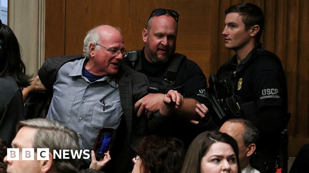 Ben & Jerry's co-founder Ben Cohen arrested after Senate Gaza protest thumbnail