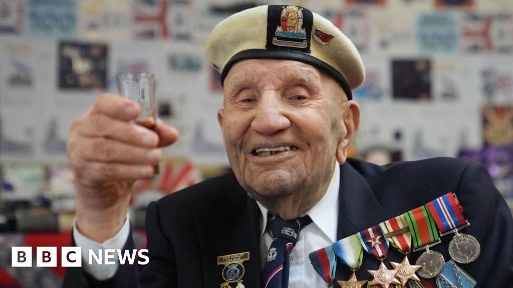 WW2 veteran who fought on D-Day dies aged 100