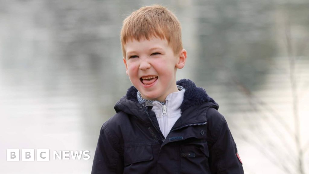 Uttoxeter boy with brain condition to climb Snowdon for charity - BBC