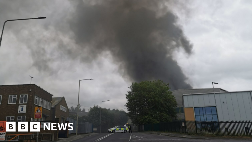 Businesses evacuated due to major factory fire in Dudley BBC News