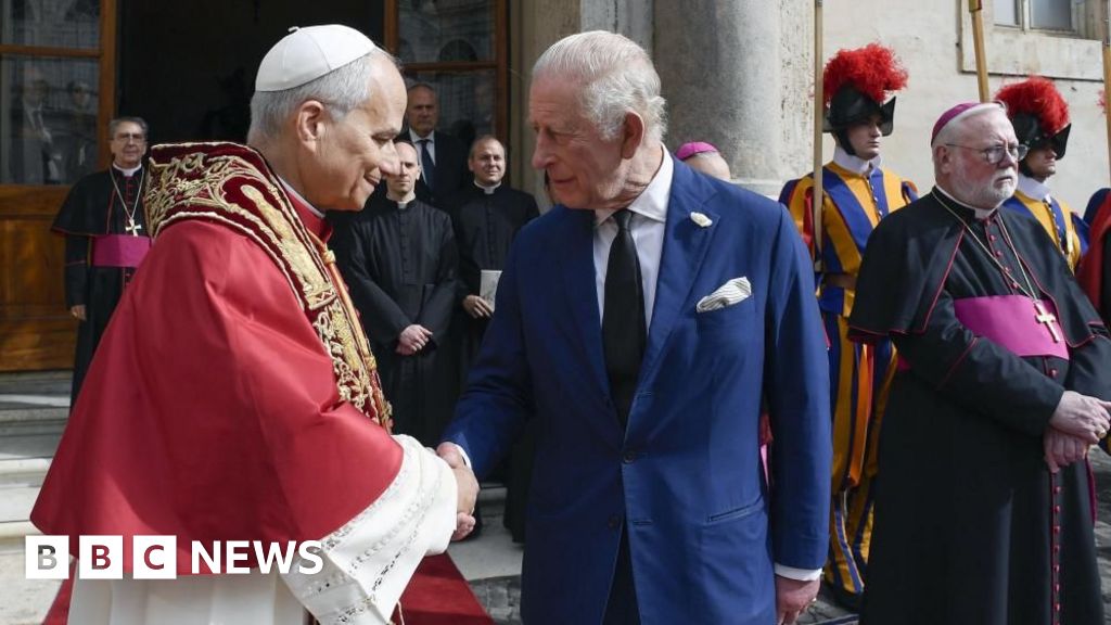 King and Pope make history by praying side by side