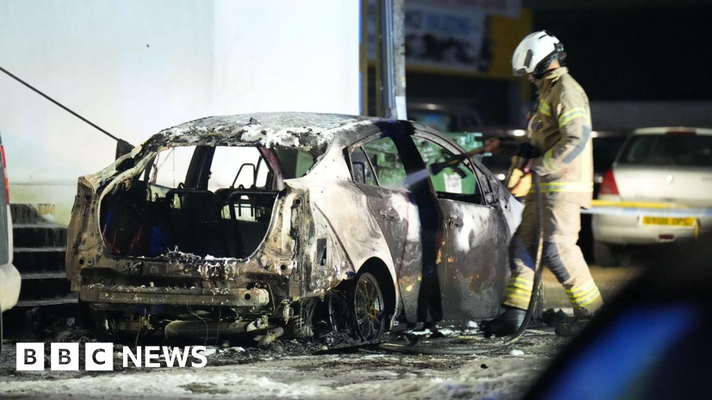 Starmer vows to 'fight hate in all its forms' after mosque attack
