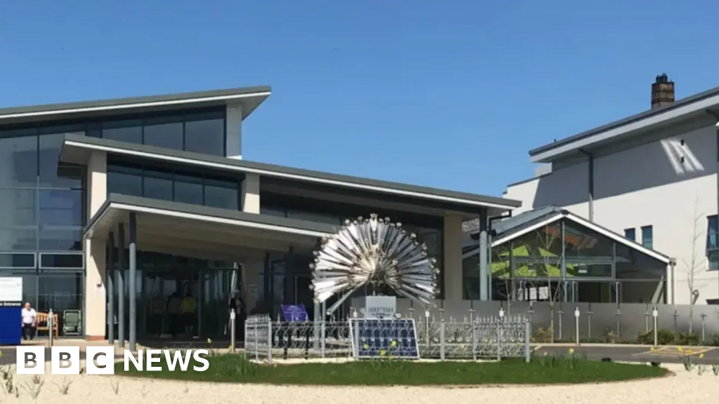 bbc.co.uk - David Tooley - Gobowen hospital talks to reduce waits for Welsh patients