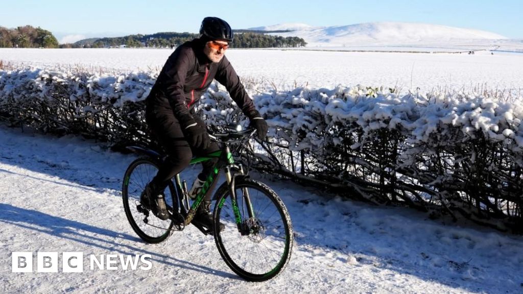 Snow and freezing rain likely to disrupt parts of UK