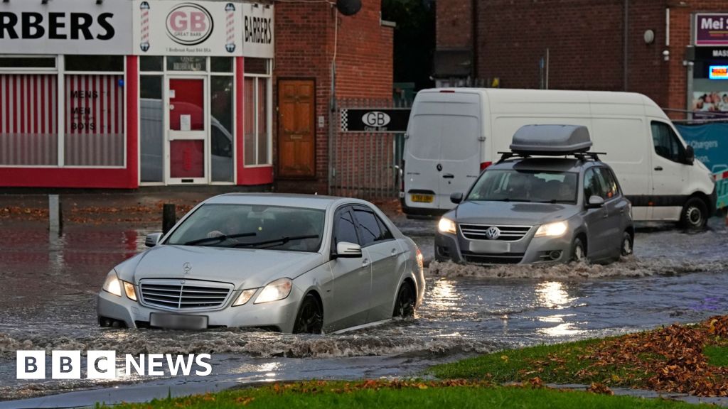 UK weather: More heavy rain for parts of UK as summer ends