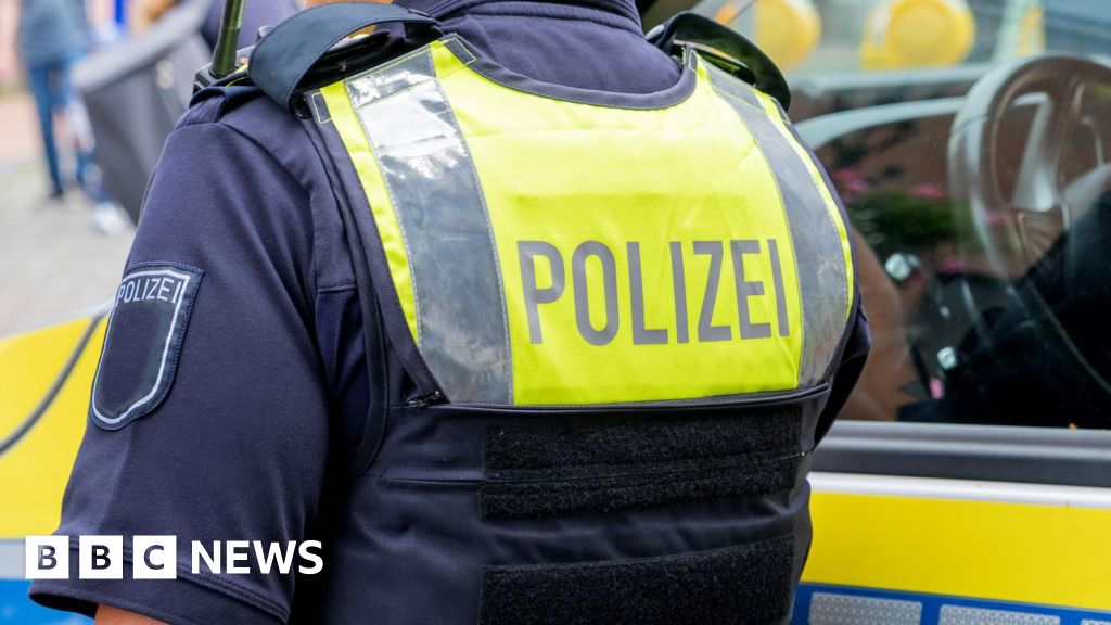 ألقت الشرطة الألمانية القبض على خمسة أشخاص بتهمة التخطيط لهجوم على سوق عيد الميلاد في ألمانيا