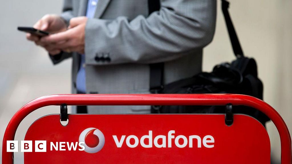 Vodafone admits 'major outage' as more than 130,000 report problems