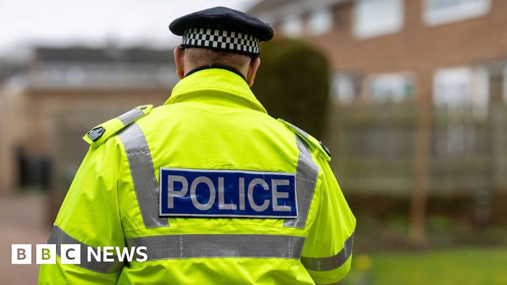 Hundreds of police officers sacked for bad behaviour