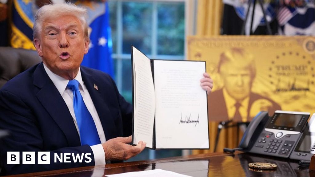 H-1B: Trump adds $100,000 fee for skilled worker visa applicants thumbnail