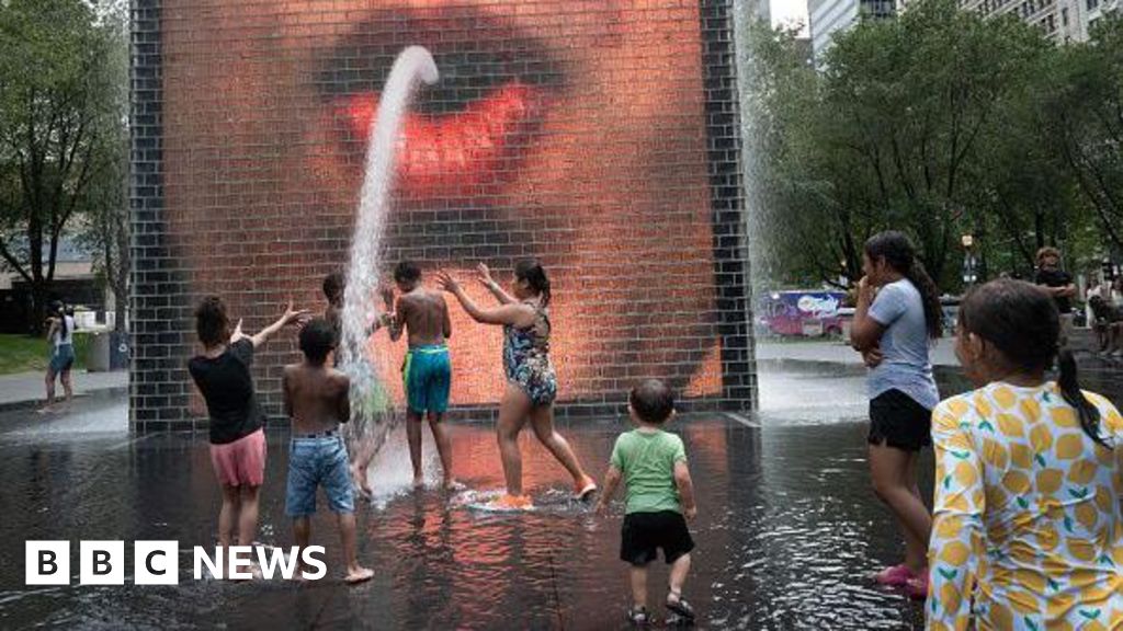 US schools sending students home for 'heat days'