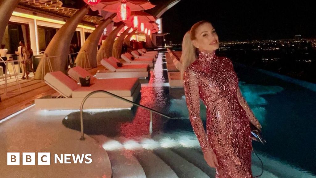 'I saw missiles being intercepted': Influencers tell of shock as Iran hits Dubai's luxury landmarks – BBC  www.bbc.com