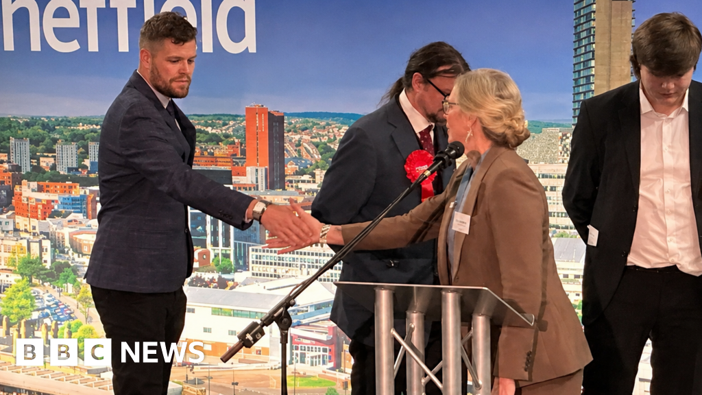 Reform suspend councillor over social media posts