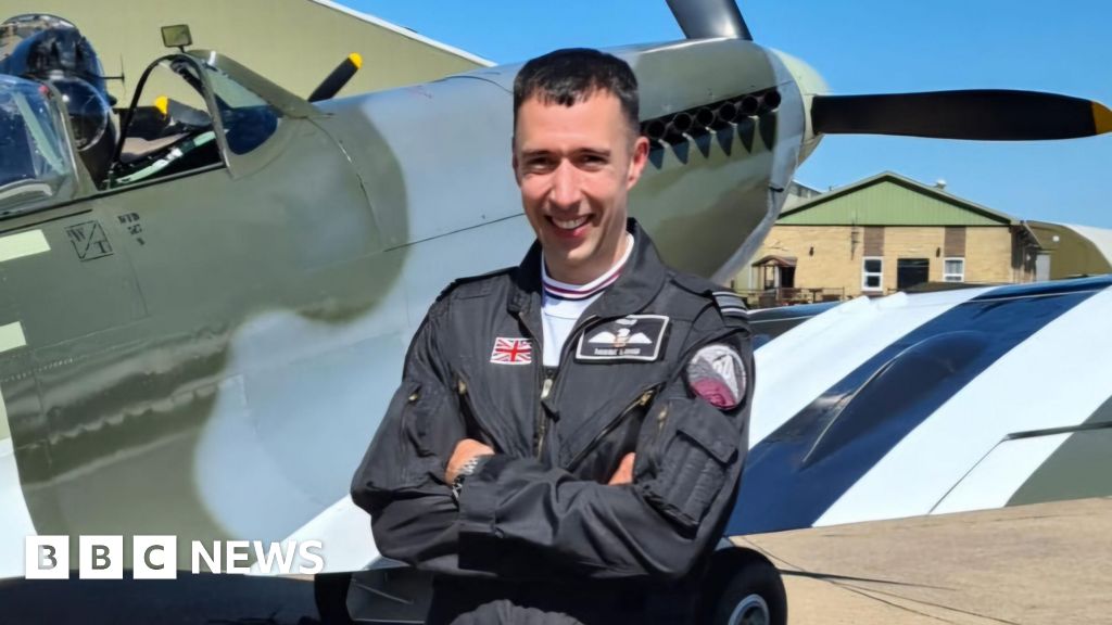 RAF colleague pays tribute to Spitfire crash pilot