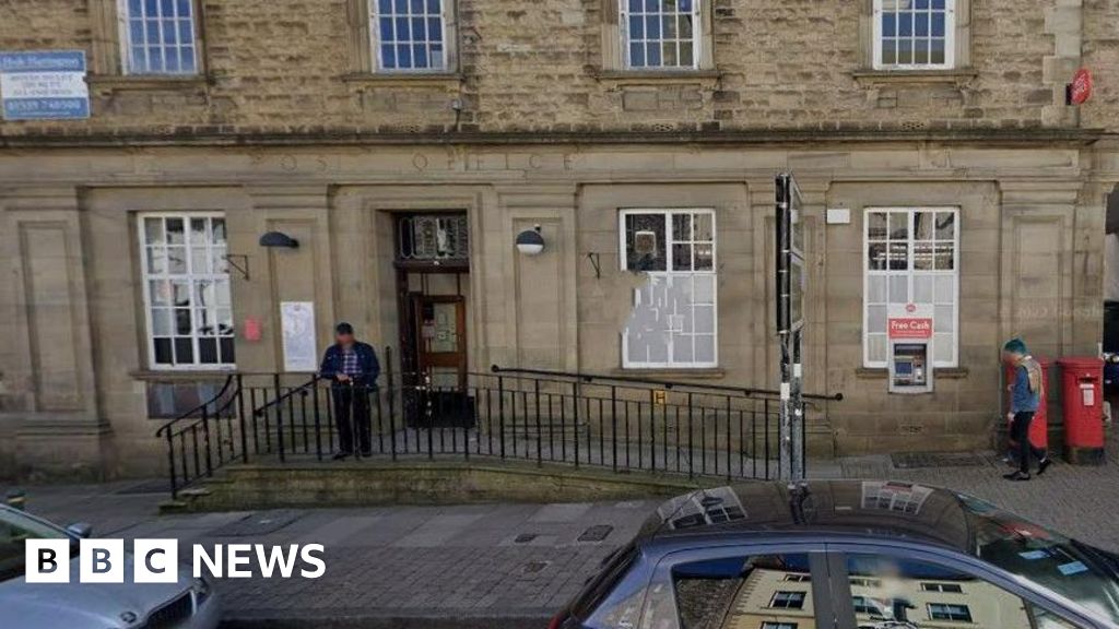 Hundreds sign petition to save Kendal Post Office