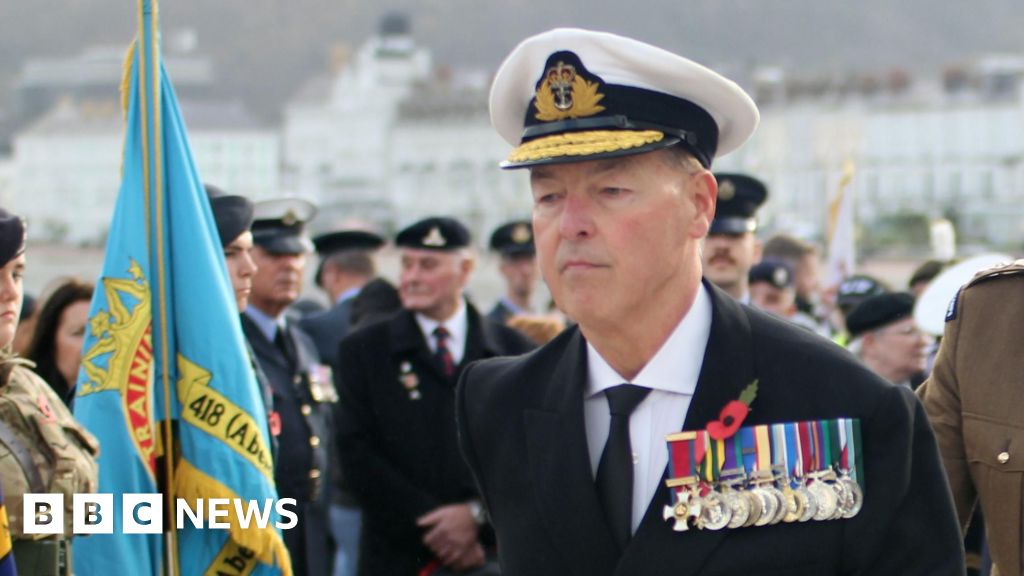 Man admits dressing as fake navy admiral at Remembrance event