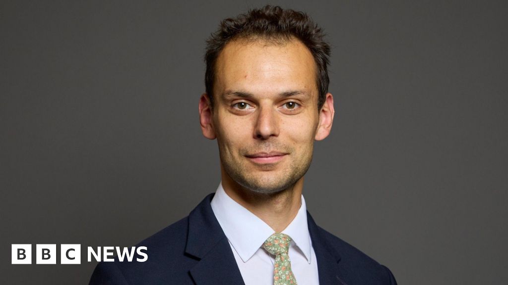 Minister Josh Simons resigns after Labour Together claims