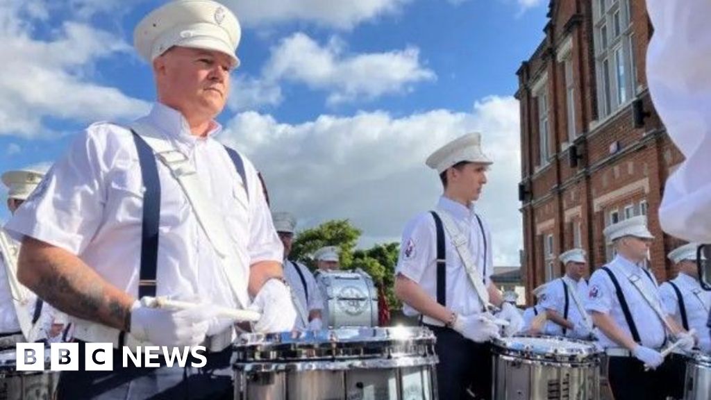 Thousands Join Annual Apprentice Boys Parade in Derry