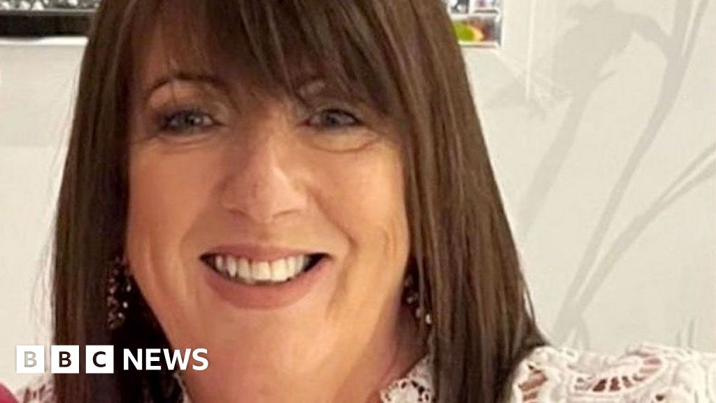 Waiting lists: NI woman travelling abroad for knee replacement