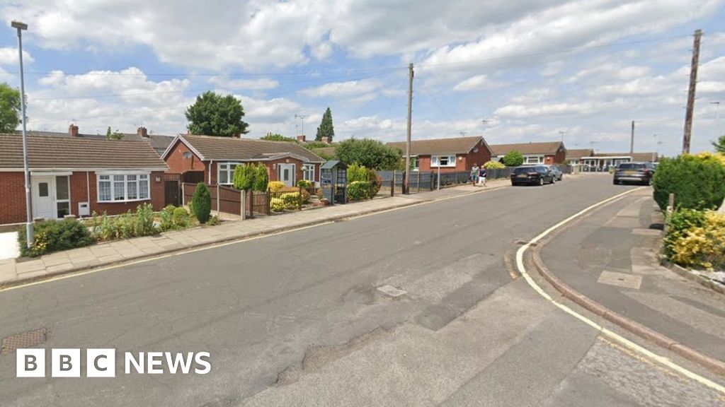 Mansfield: Arrests After Burglars Target Home Of Man Who Died - BBC News