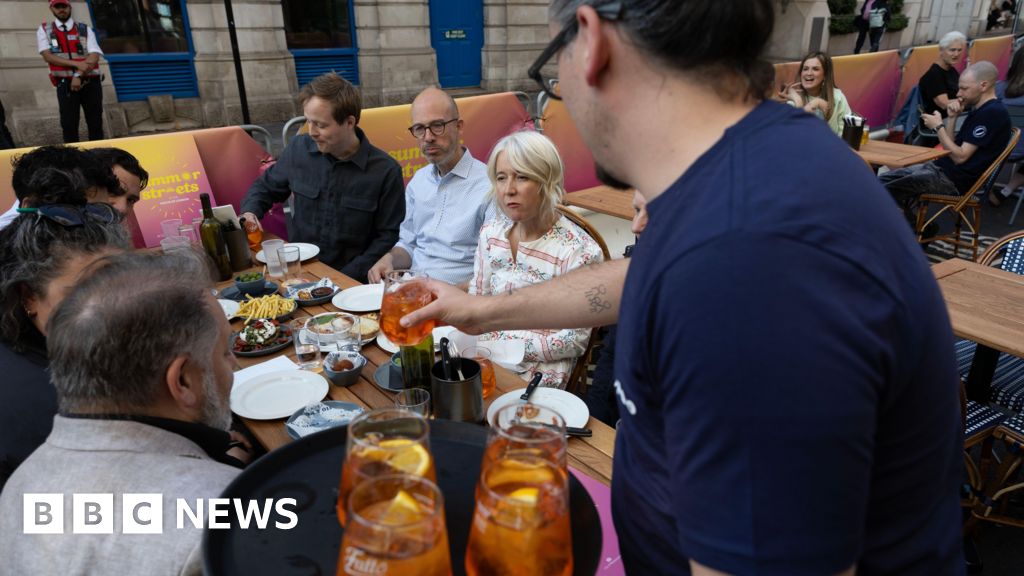 Outdoor dining 'must become the norm' in London