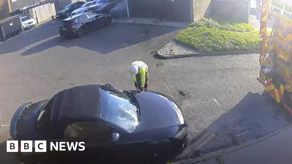 Croydon mayor refuses to apologise over parking row