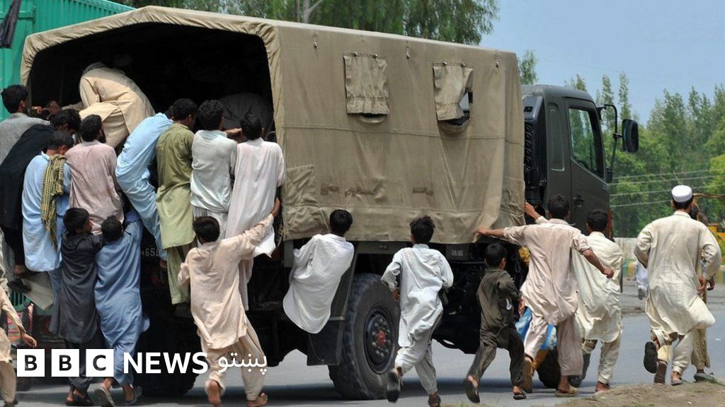 پاکستان دوو مرستندویه ټولنو ته د وتلو امر وکړ - BBC News پښتو