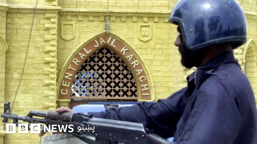 'پاکستاني زندانونو کې لا هم ګڼ افغان بندیان بې برخلیکه پراته دي' - BBC ...