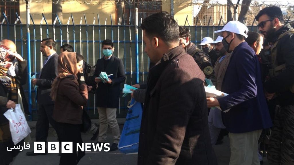 افزایش آلودگی هوا شهرداری کابل ماسک توزیع می کند Bbc News فارسی