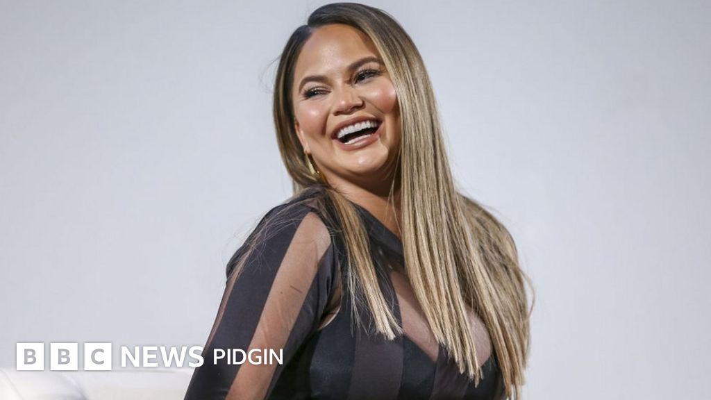 Chrissy Teigen say her bodi dey make her shame BBC News Pidgin