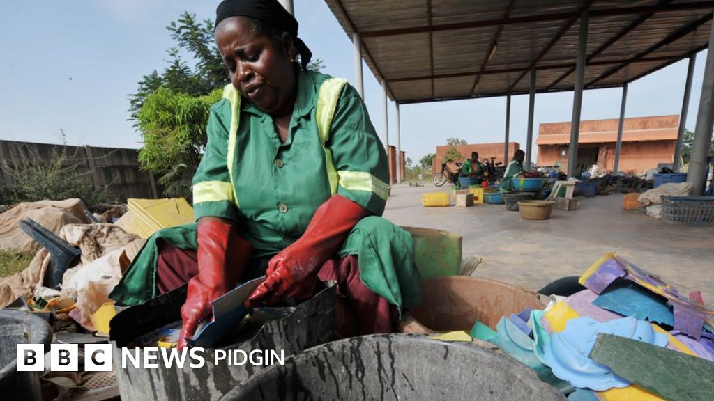 Ghana 414 communities don stop to use road as toilet BBC News Pidgin