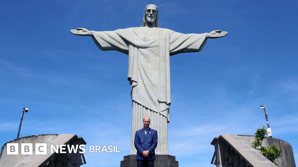A foto do príncipe William aos pés do Cristo Redentor que imita cena histórica de sua mãe, Diana