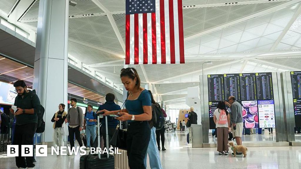 Vistos de meio milhão, regras mais duras: a ofensiva de Trump para reduzir também imigração legal