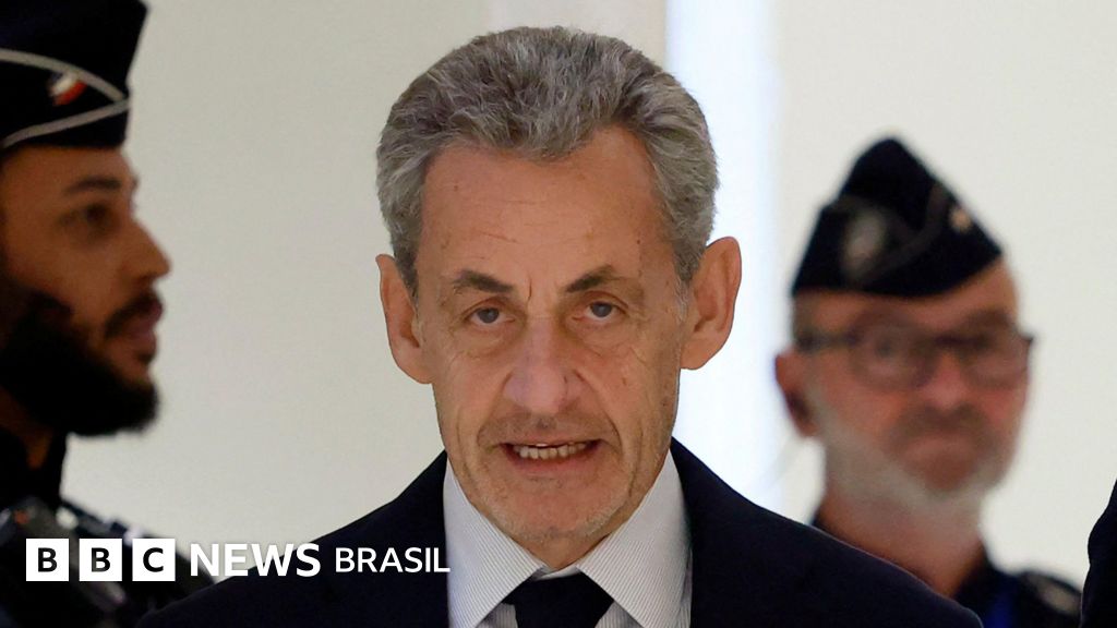 As ligações com Khadafi que levaram ex-presidente francês Nicolas Sarkozy a ser condenado a 5 anos de prisão