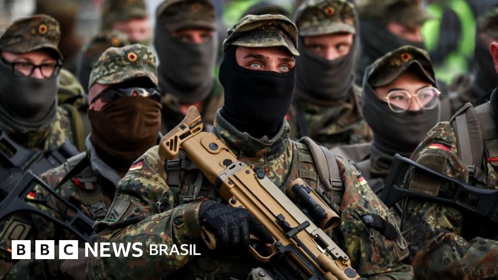 Homens com menos de 45 anos vão precisar de autorização militar para deixar a Alemanha por mais de 3 meses