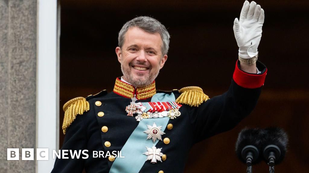 Por que rei da Dinamarca mudou brasão do país em meio à polêmica insistência de Trump de comprar Groenlândia