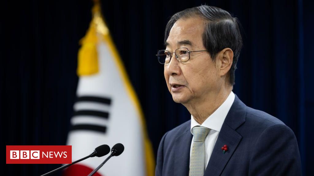 Parlamento da Coreia do Sul aprova impeachment do presidente interino Han Duck-soo