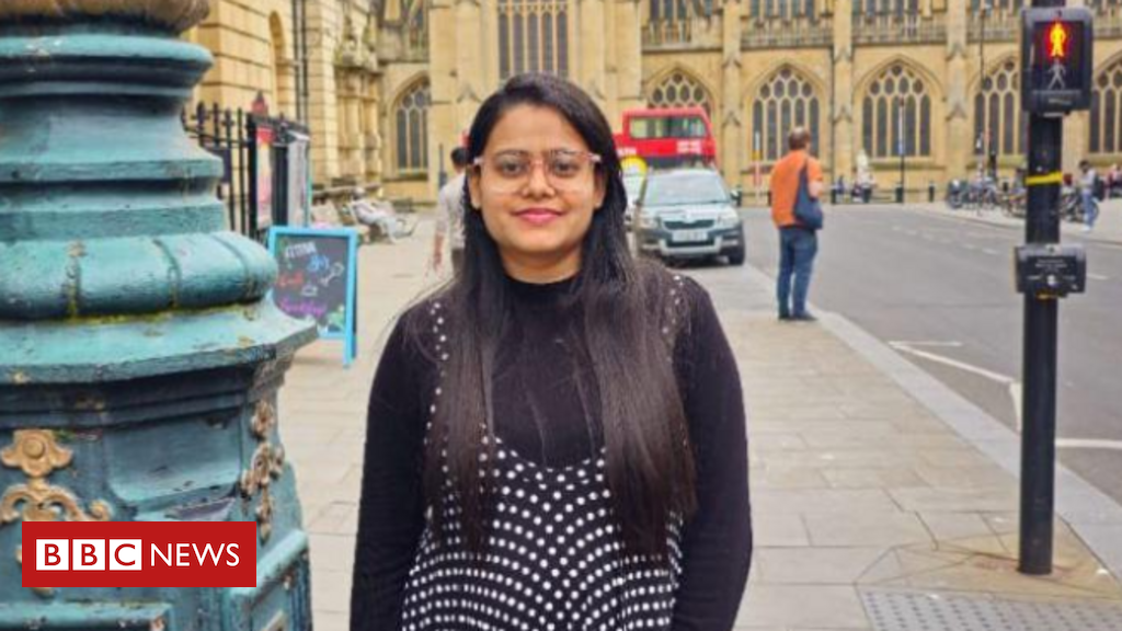 'O trânsito me salvou': estudante perdeu voo da Air India que caiu por apenas 10 minutos
