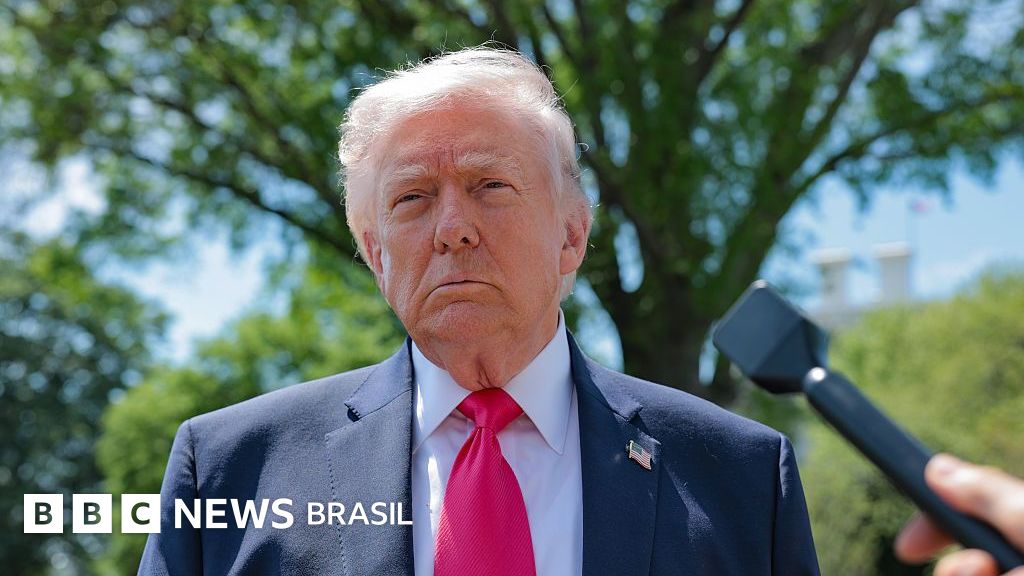 Trump diz que vai estender cessar-fogo com Irã e manter bloqueio no Estreito de Ormuz