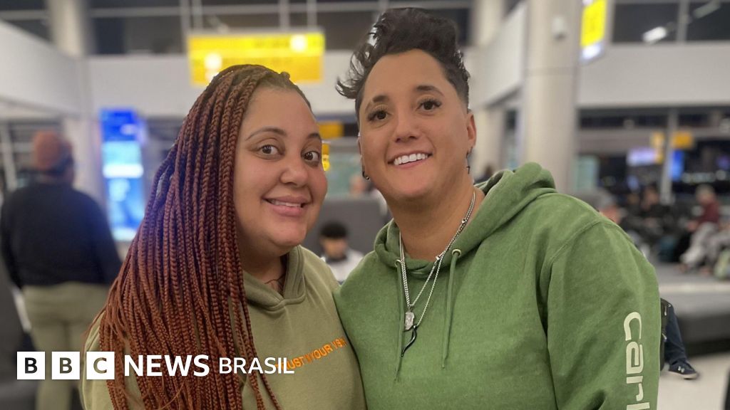 As colegas de trabalho que tinham a mesma tatuagem e descobriram que eram irmãs