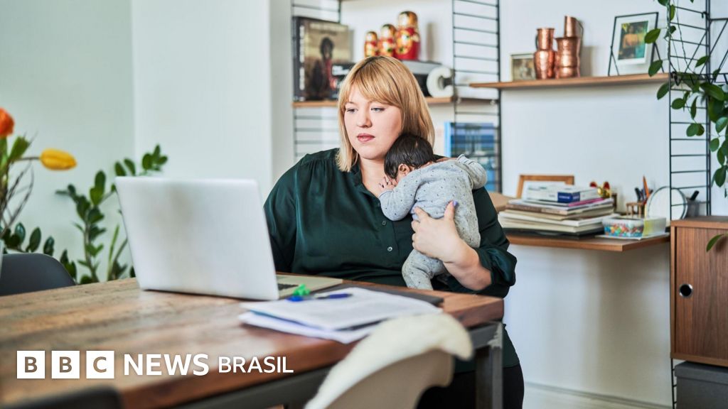 Mães PJ enfrentam maternidade sem direitos: 'Vamos te desligar porque você está grávida'