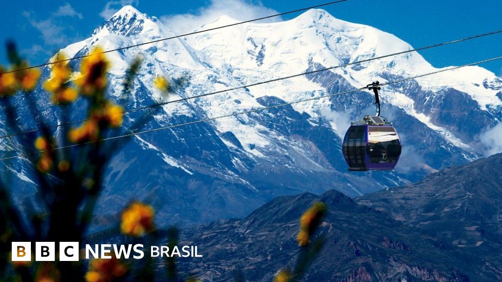 'Metrô no céu': maior teleférico do mundo é transporte público essencial em bairros de La Paz