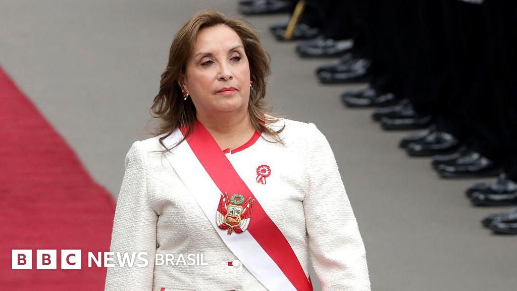 Por que a presidente do Peru, Dina Boluarte, foi afastada do cargo em meio a onda de violência no país