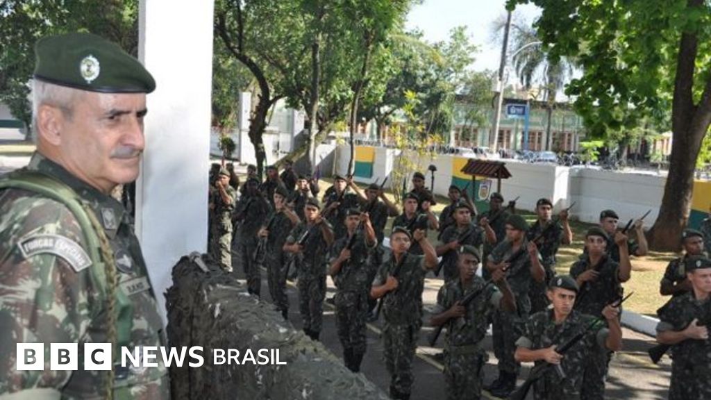 Colega de Bolsonaro em quartel e comandante no Haiti: O que se sabe sobre o general Ramos, que substituirá Santos Cruz no governo