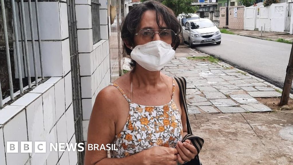 ‘Tenho medo de passar fome’: a angústia de quem enfrenta horas na fila para tentar receber Auxilio Brasil