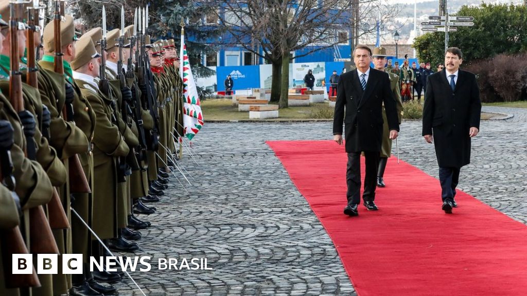 Na Hungria, Bolsonaro fala em defesa da família e diz que não existe destruição da Amazônia