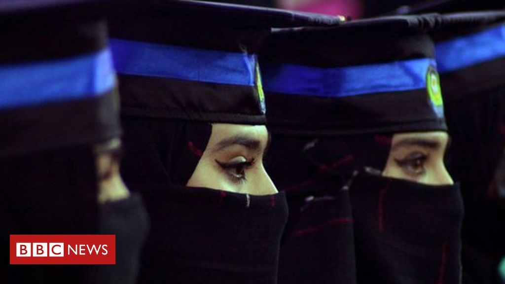 Afghanistan: The Taliban prevent women from attending universities